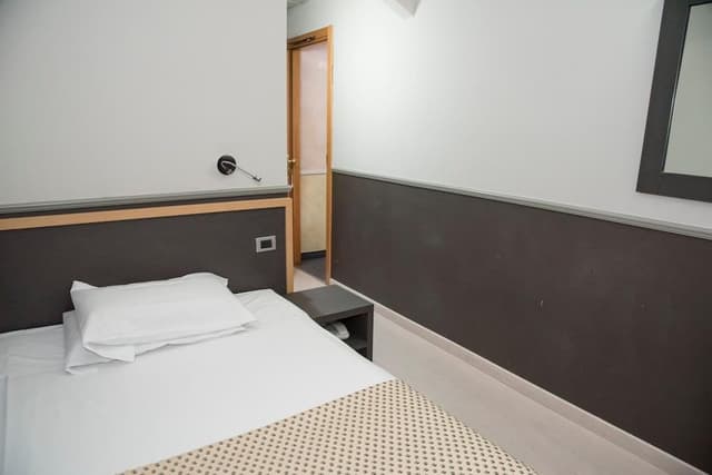 Economy Triple Room