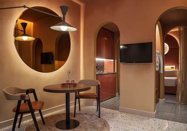 Nesting Private Suite