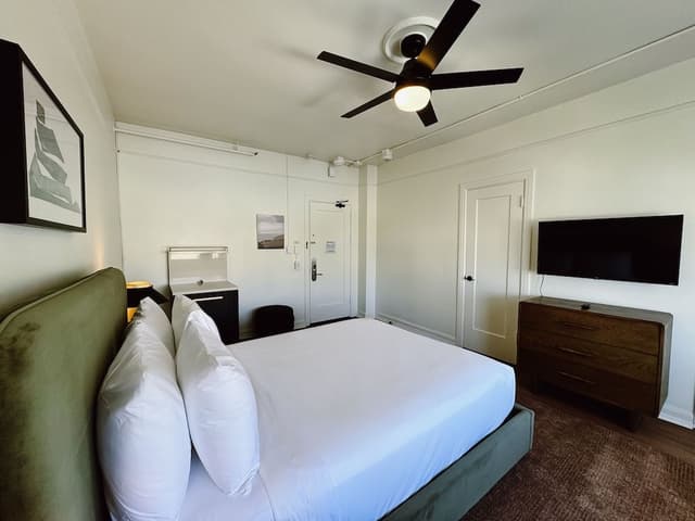 Queen Room