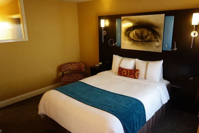 Traditional Room, 1 Queen Bed
