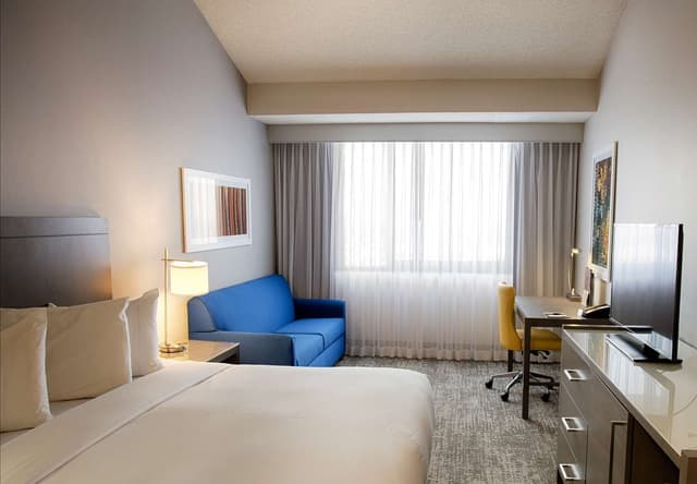 KING BED DELUXE - COMPLIMENTARY WIFI