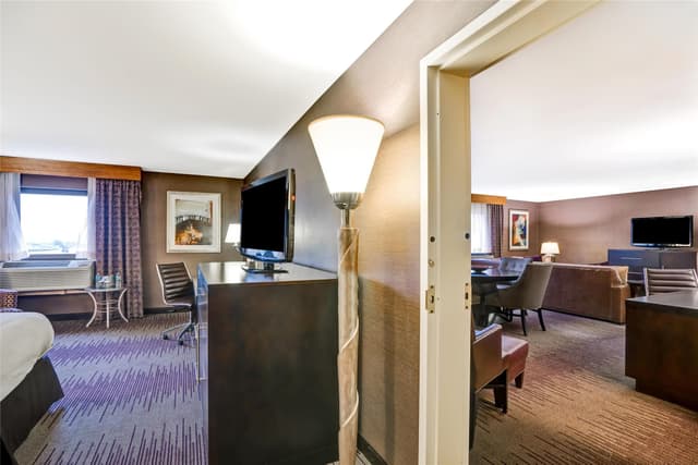 1 KING LARGE SUITE WITH SEPARATE LIVING ROOM