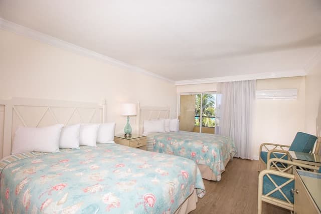 Room, 2 Queen Beds, Balcony, Bay View (Waterview)