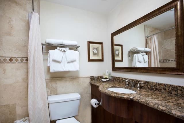 Room, 2 Queen Beds, Balcony, Bay View (Waterview)