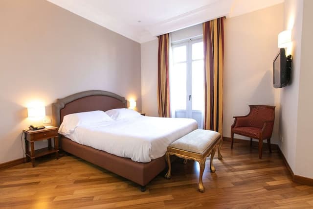 Junior Suite, 1 King Bed, Smoking, Balcony (Shower Only)