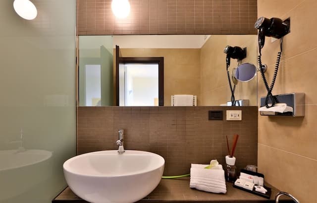 Standard Room, 1 Double Bed, Non Smoking (French Size Bed 140 Cm)