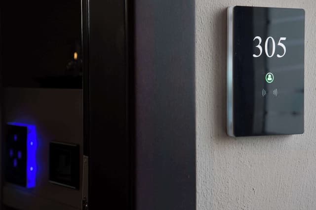 Executive Room, 1 King Bed, Non Smoking (Larger Room)
