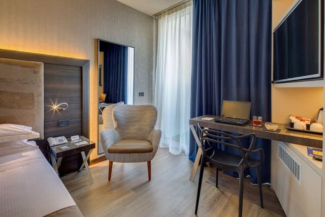 Superior Room, 1 Queen Bed, Non Smoking