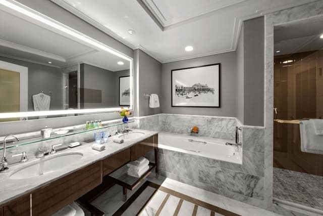 Royal Suite, Oceanfront (Royal Poinciana)