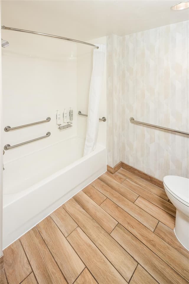 1KG OCEANVIEW MOBILITY/HEARING ACCESS TUB NS