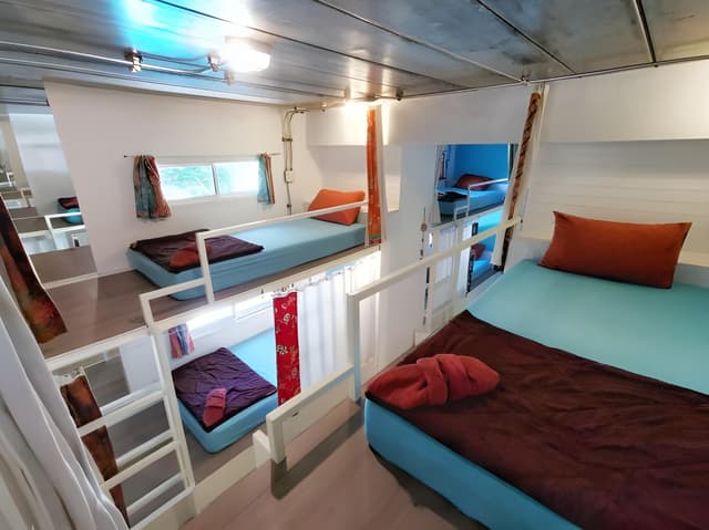 Mixed Dormitory Room