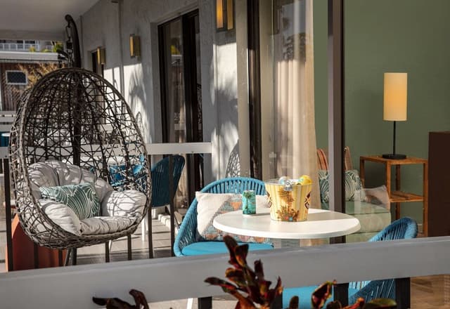 Room, Patio (Jimmy B's Beach Bar)