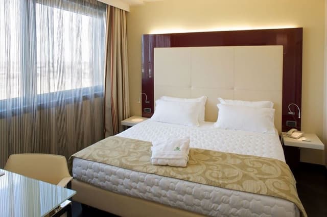 Junior Suite, 1 King Bed with Sofa bed