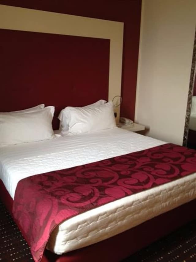 Junior Suite, 1 King Bed with Sofa bed