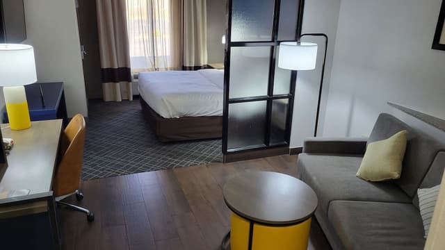 Suite, 1 King Bed, Non Smoking