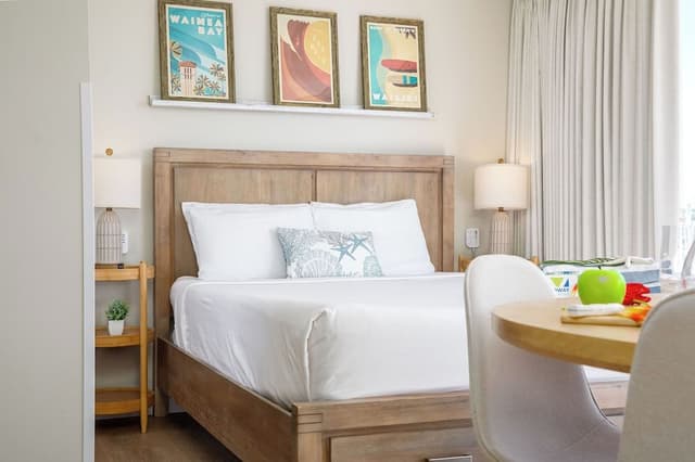 Premium Studio, 1 Queen Bed with Sofa bed, Air conditioning, Partial Ocean View (0086)