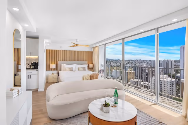 Premium Studio, 1 King Bed, Kitchenette, Partial Ocean View (0158)