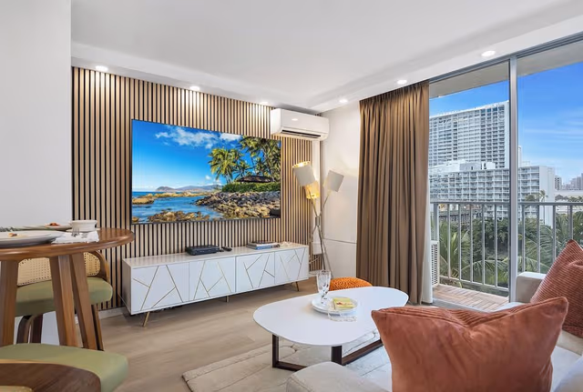 Luxury Studio, 1 King Bed, Kitchenette, City View (0047)