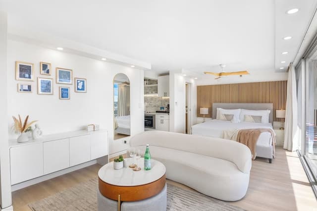 Premium Studio, 1 King Bed, Kitchenette, Partial Ocean View (0158)