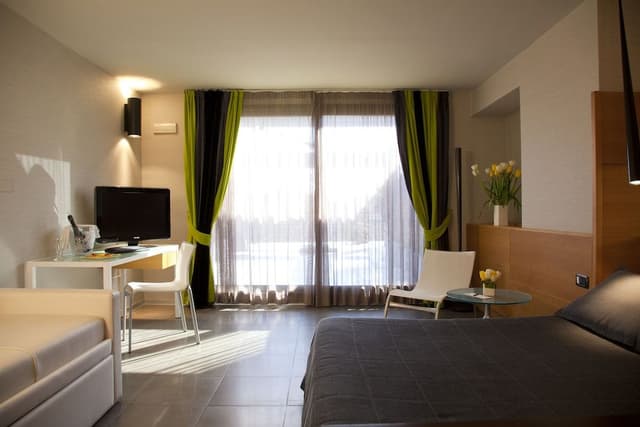 Junior Studio Suite