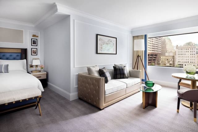 Executive Room, 1 King Bed with Sofa bed (Accessible)