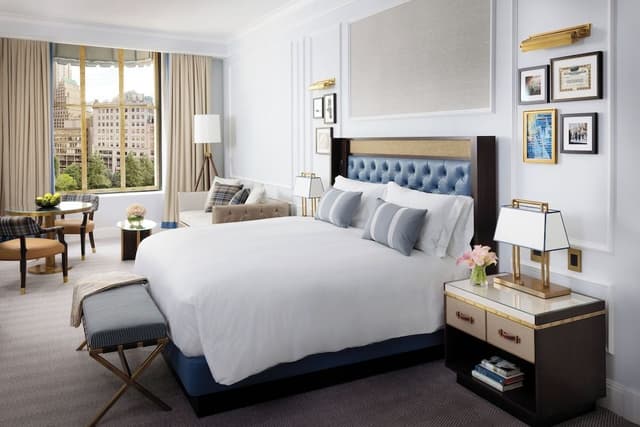 Executive Room, 1 King Bed with Sofa bed (Accessible)