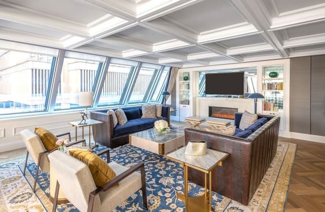 Club Suite (Chairman)