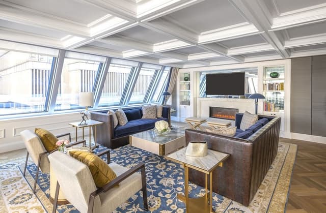Club Suite (Chairman)