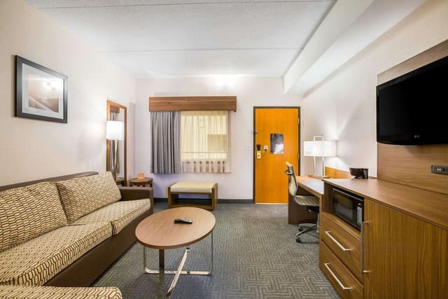 Suite, Multiple Beds, Non Smoking
