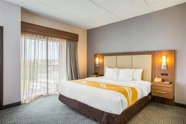 Suite, 1 King Bed with Sofa bed, Accessible, Non Smoking