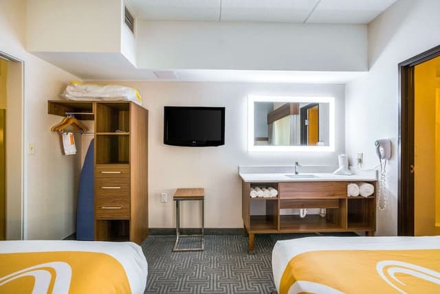 Suite, Multiple Beds, Non Smoking