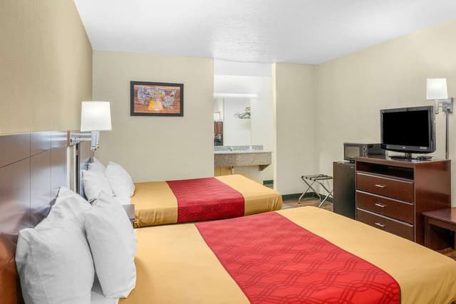 Standard Room, 2 Queen Beds, Non Smoking