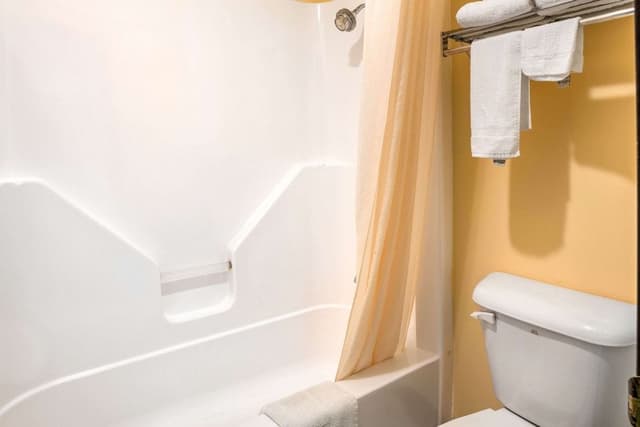 Standard Room, 1 Queen Bed, Non Smoking