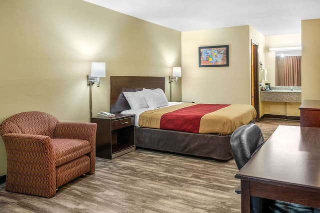 Standard Room, 1 Queen Bed, Non Smoking