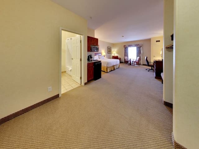 Standard Room, 1 King Bed