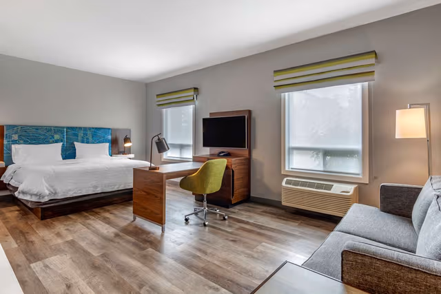 1 KING BED STUDIO SUITE W/SOFABED NONSMOKING