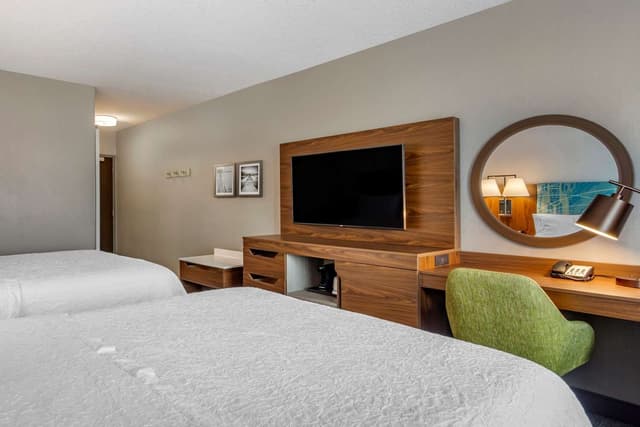 2 QUEEN BEDS NONSMOKING