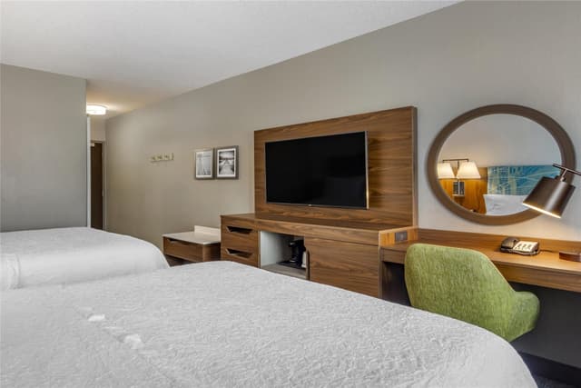 2 QUEEN BEDS NONSMOKING