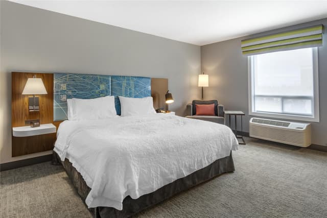 1 KING BED ACCESSIBLE ROOM NONSMOKING