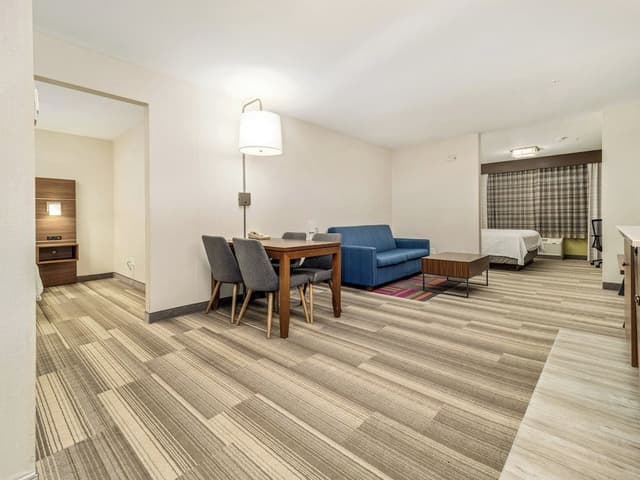 Suite, Multiple Beds