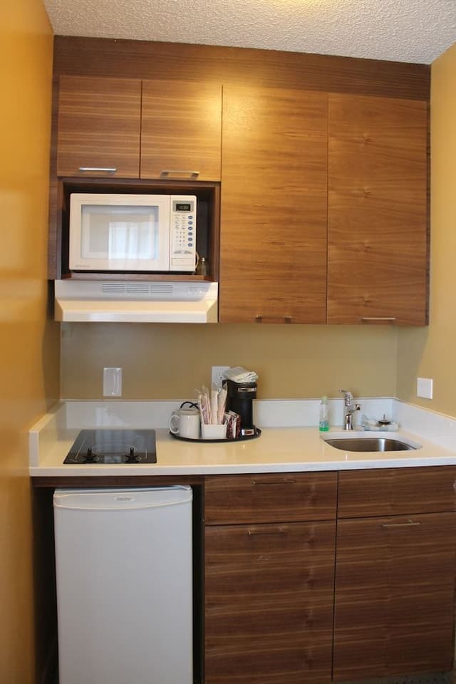 Standard Room, 2 Queen Beds, Non Smoking, Kitchenette