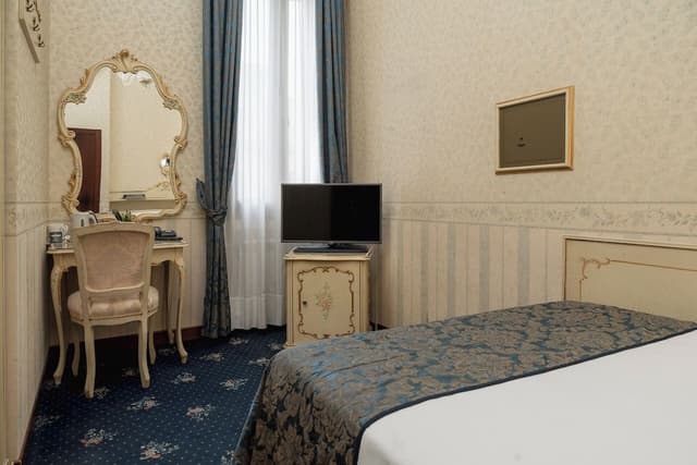 Classic Single Room