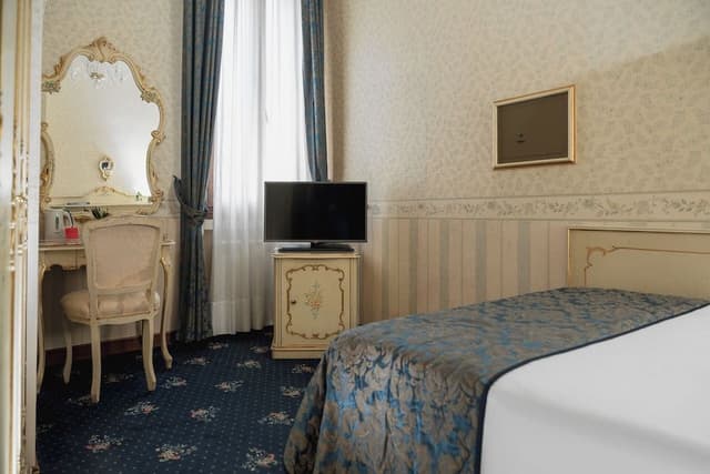 Classic Single Room