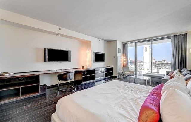 Luxury Studio, Balcony, Mountain View