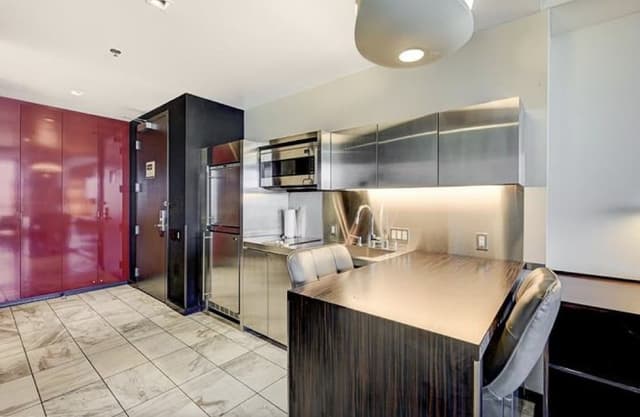 Classic Studio, 1 King Bed with Sofa bed, Mountain View
