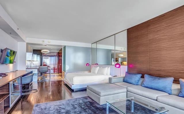 Premium Studio Suite, 1 King Bed with Sofa bed, City View
