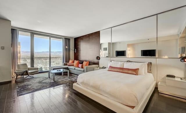Classic Studio, 1 King Bed with Sofa bed, Mountain View