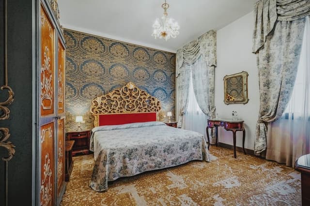 Room (King Deluxe)