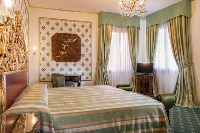 Room (King Deluxe)
