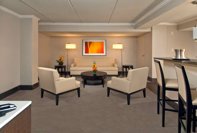 1 KING BED SUITE
